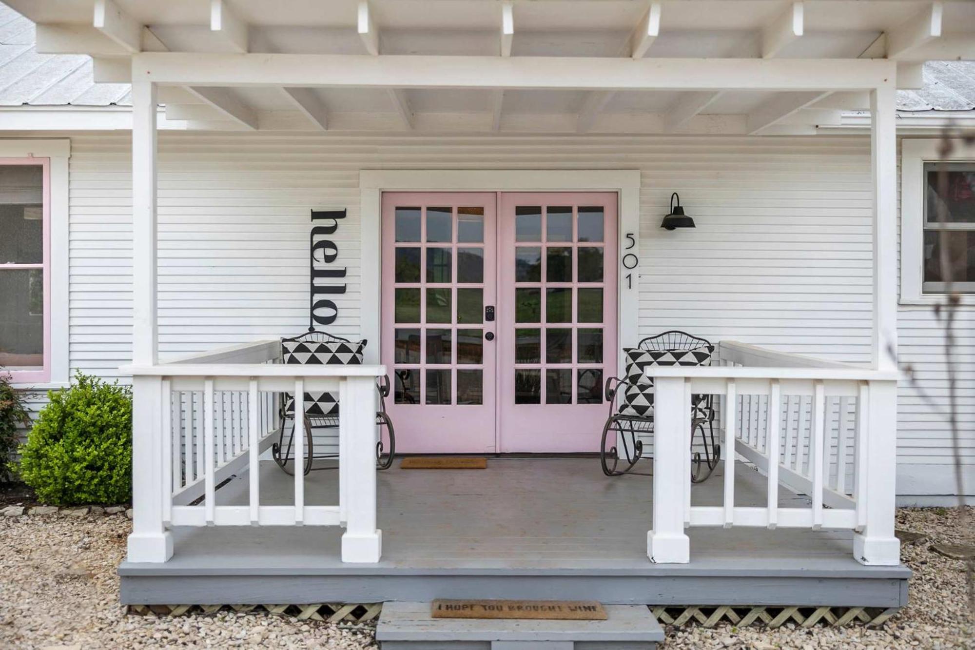 Pink Duchess - Mins To Main Hot Tub & Fire Pit Villa Fredericksburg Eksteriør billede