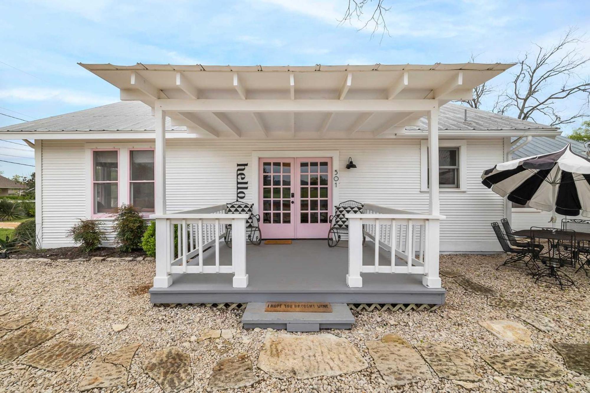 Pink Duchess - Mins To Main Hot Tub & Fire Pit Villa Fredericksburg Eksteriør billede