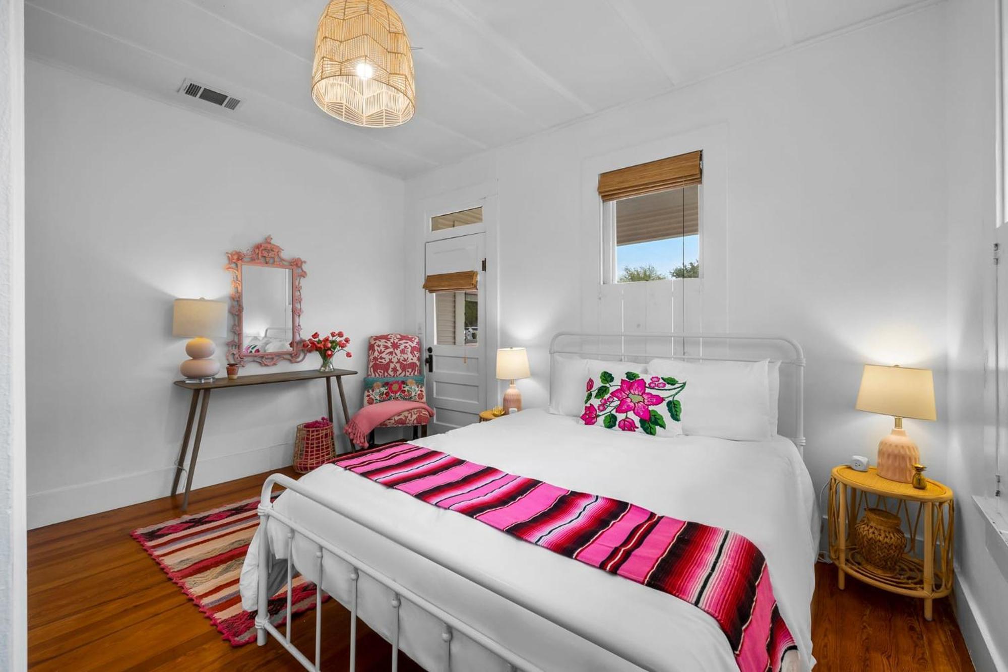 Pink Duchess - Mins To Main Hot Tub & Fire Pit Villa Fredericksburg Eksteriør billede