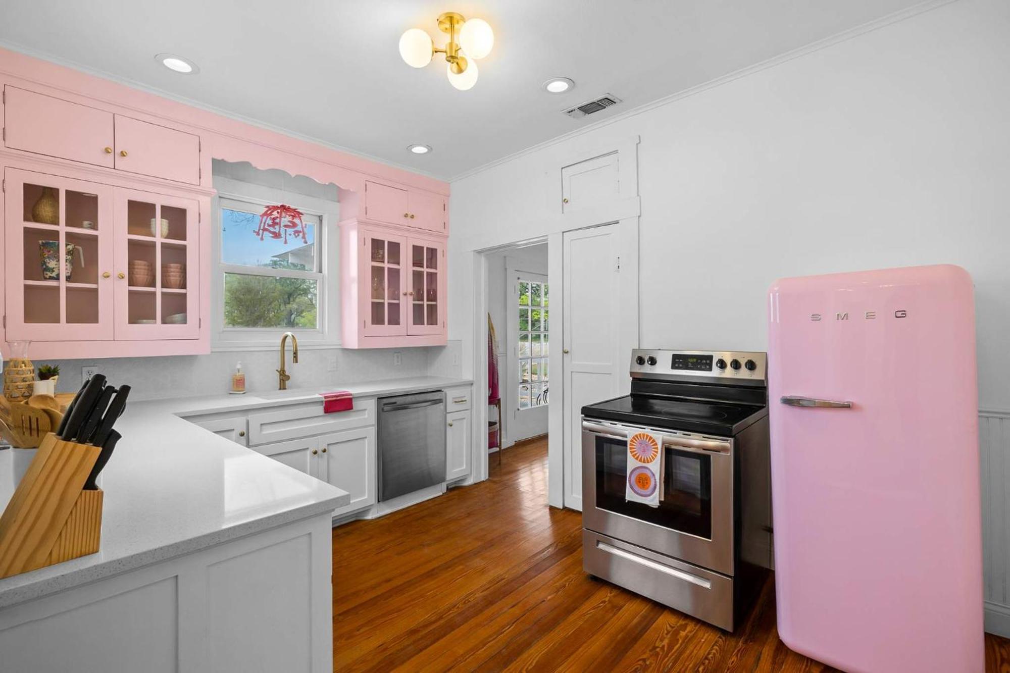 Pink Duchess - Mins To Main Hot Tub & Fire Pit Villa Fredericksburg Eksteriør billede
